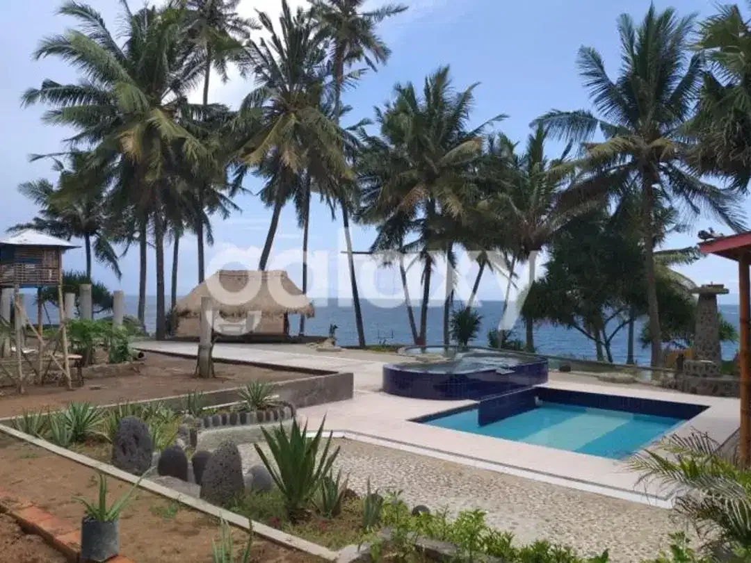 VILLA DENGAN TANAH LUAS KARANGASEM SERAYA BARAT, BALI - Image 1 of 10