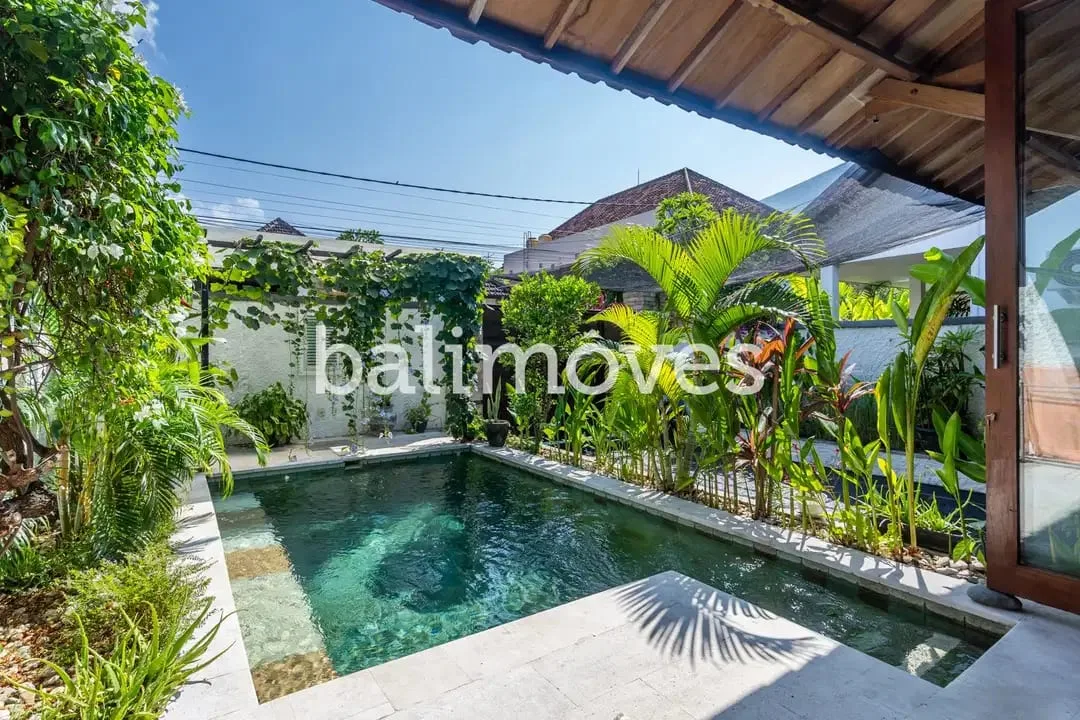 Villa Modern Cantik dengan Tiga Kamar Tidur di Sanur - Image 6 of 10