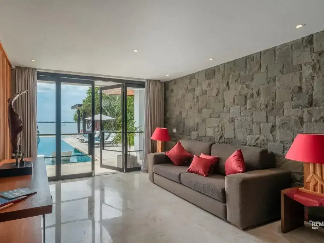 Villa Luxury Beachfront for Sale in Tanjung Benoa, Nusa Dua. - Image 4 of 9