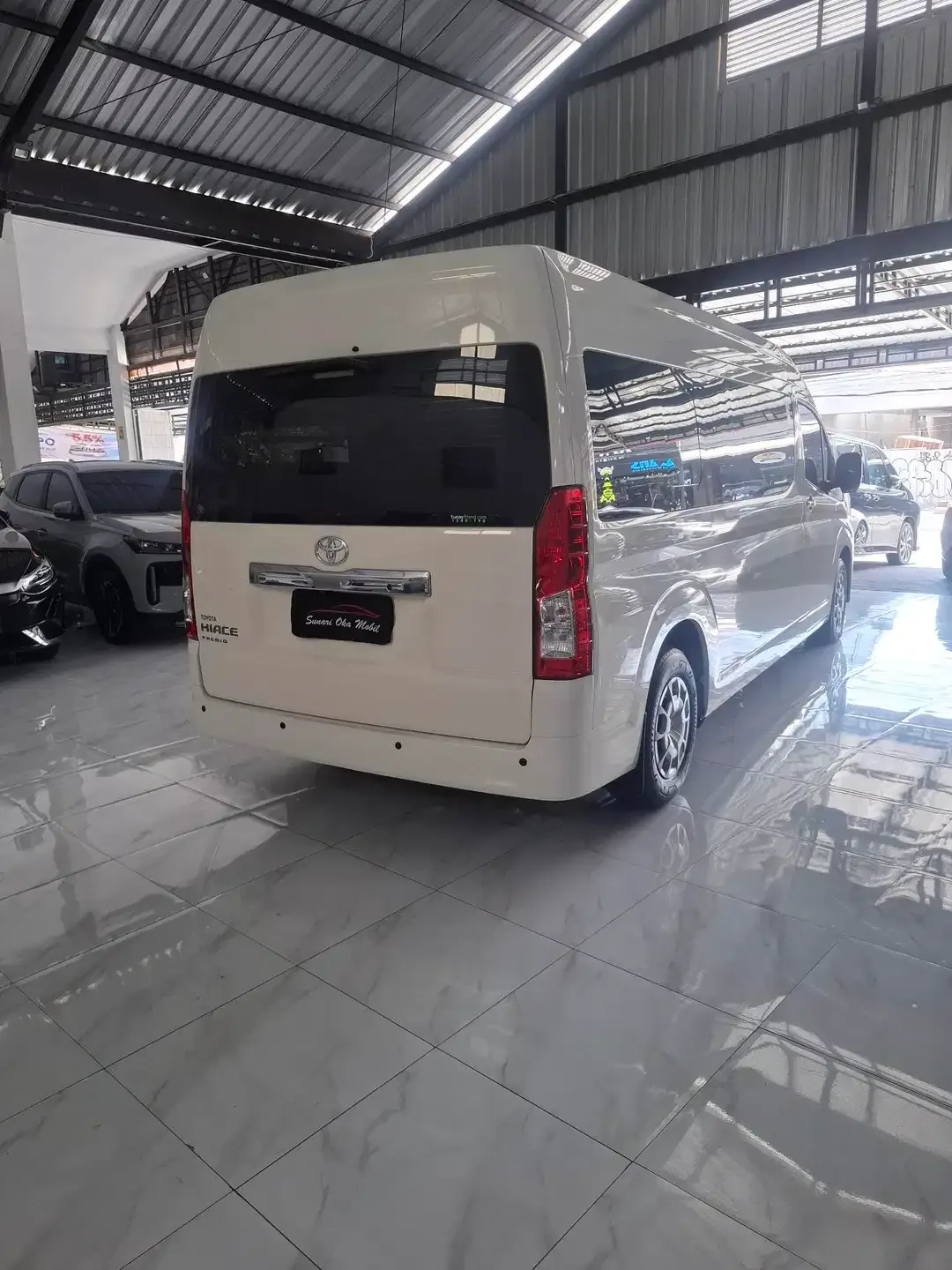 Toyota Hiace PREMIO 2.8 - Image 5 of 7