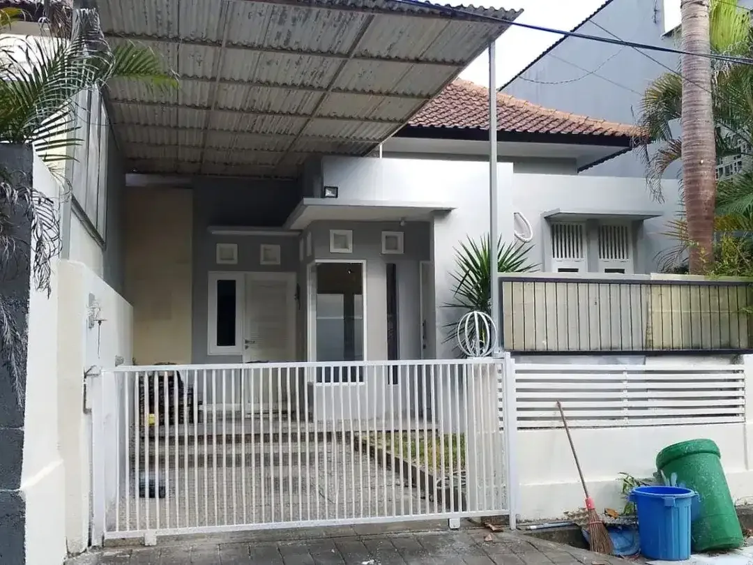Rumah Minimalist Disewakan di Padang Sambian, Denpasar Barat - Image 1 of 10