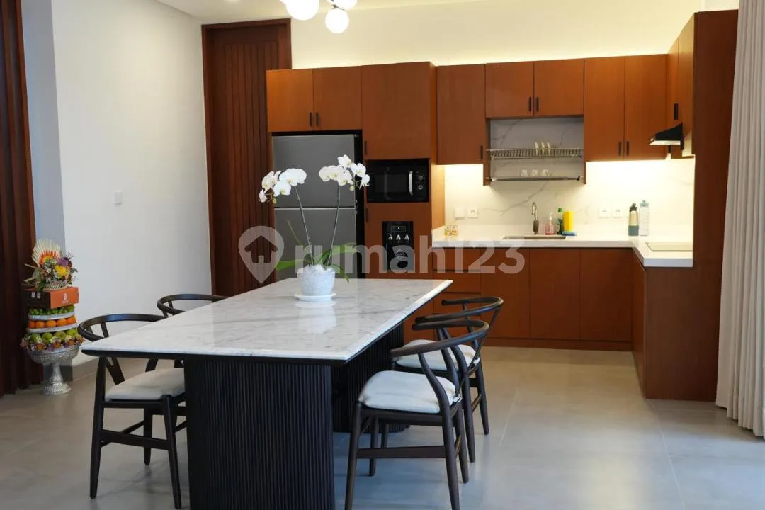 Eksklusif! Villa Mewah 3 Kamar di Cemagi - Halaman Luas, Jalan Kaki ke Pantai (600 Jt/Th) - Image 4 of 4