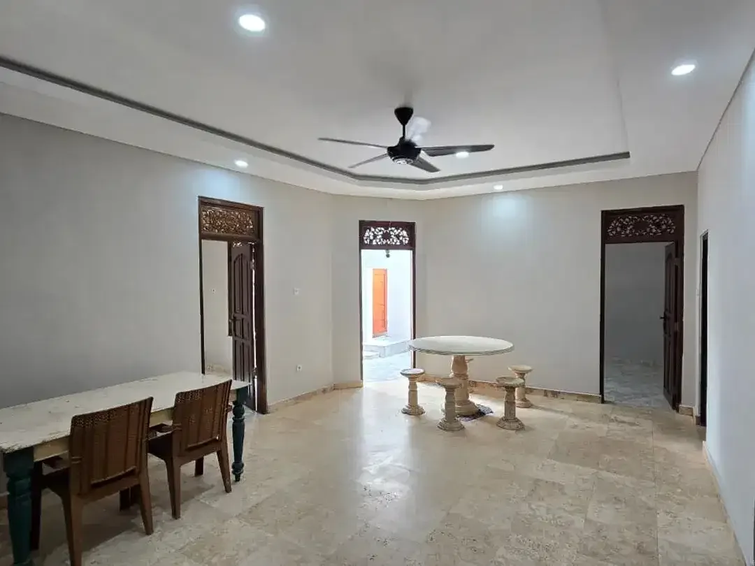 Rumah & Ruang Usaha Strategis di Jalan Utama Gunung Patas, Padangsambian - Image 1 of 10