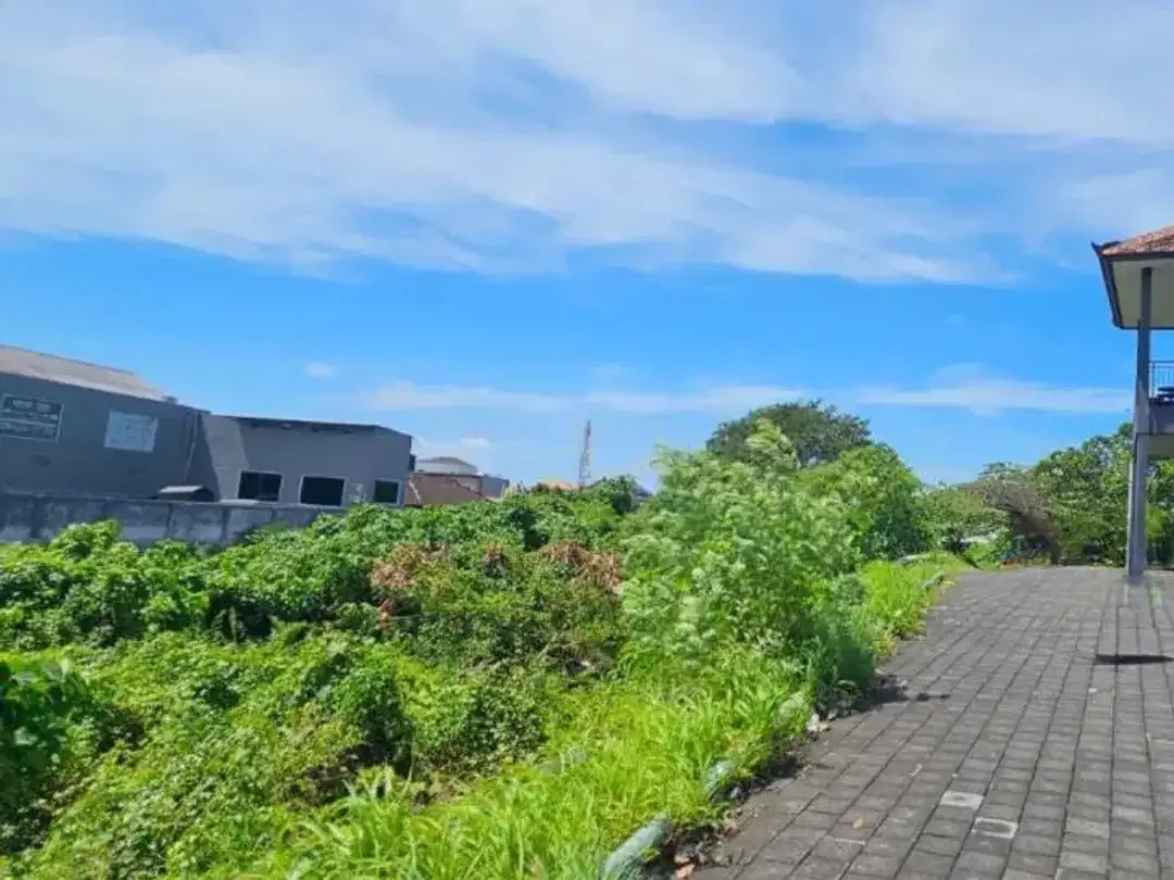 Dijual Tanah Premium di Teuku Umar Barat - Lokasi Komersial Strategis dengan River View - Image 1 of 5