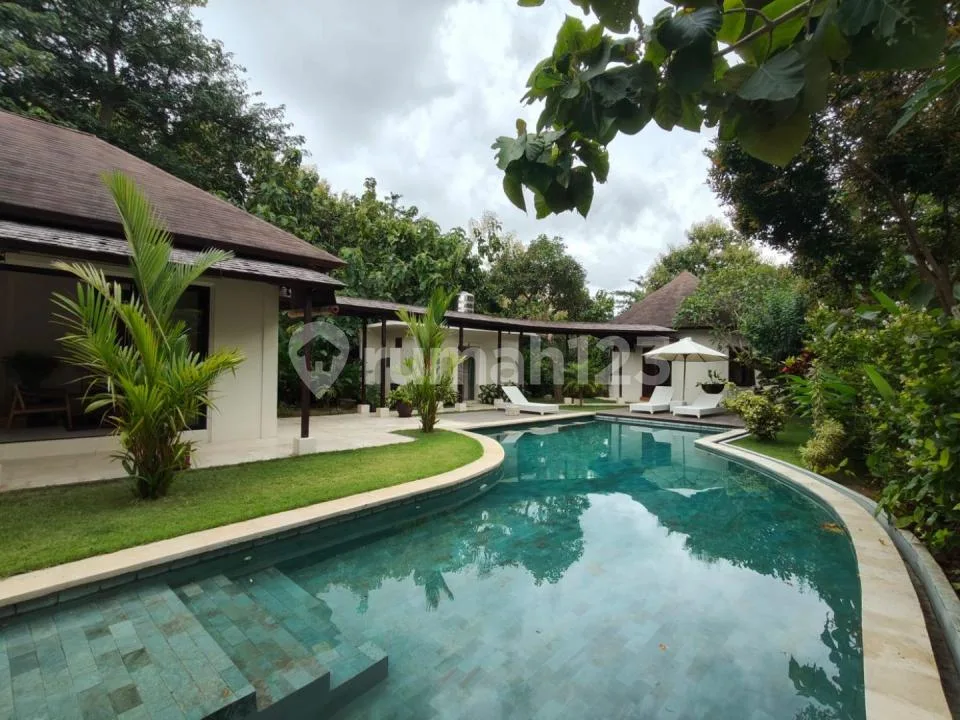 Tradisional Elegant Villa And Beautifully Designed In Jimbaran - Image 1 of 4