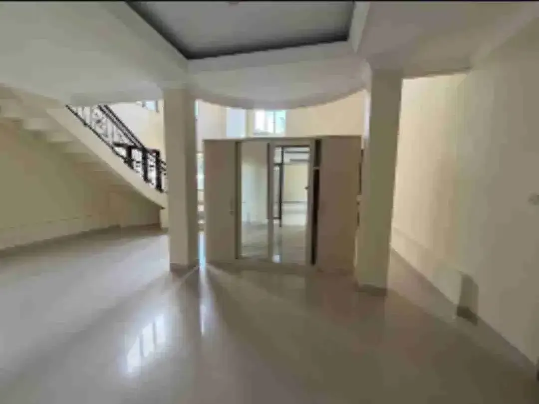 Rumah Strategis Nyaman Muding Indah Kerobokan Kaja Bali - Image 9 of 10