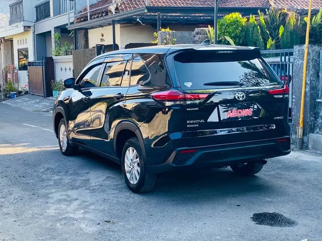 TOYOTA ZENIX G HYBRID AT 2024 HITAM METALIK - Image 7 of 10