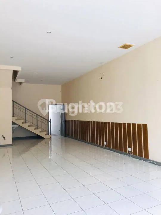 RUKO 3 LANTAI LOKASI PREMIUM DI GATOT SUBROTO BARAT - Image 3 of 4