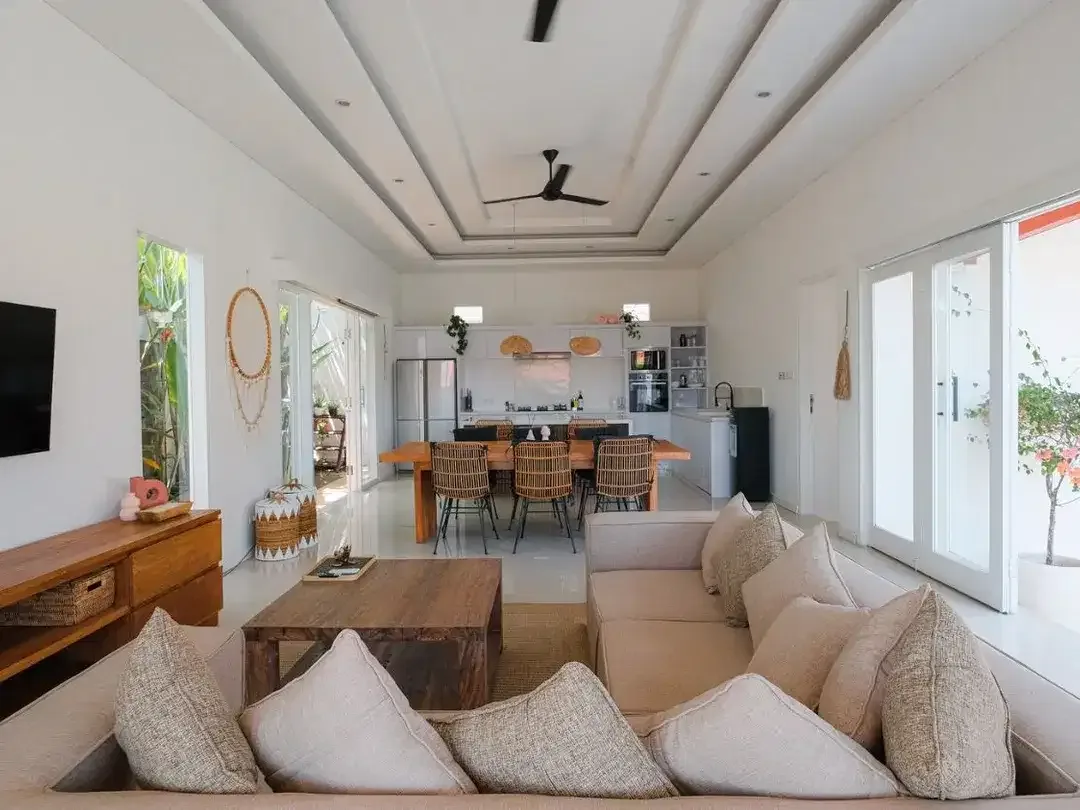 For Sale Leasehold - Modern style villa with views of green rice fields in Tumbak Bayuh - Image 2 of 10