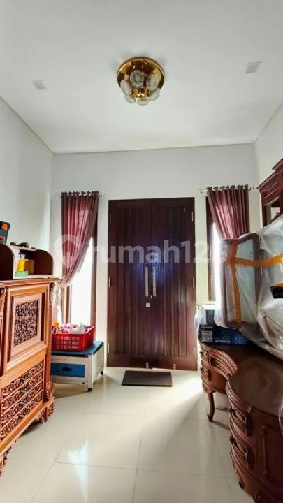 Rumah Modern Minimalis 3 Lantai dengan View Laut dan Gwk - Image 3 of 4