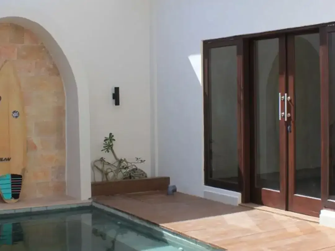RUMAH MODERN IN PRESTIGIOUSE PURI GADING JIMBARAN - Image 3 of 10