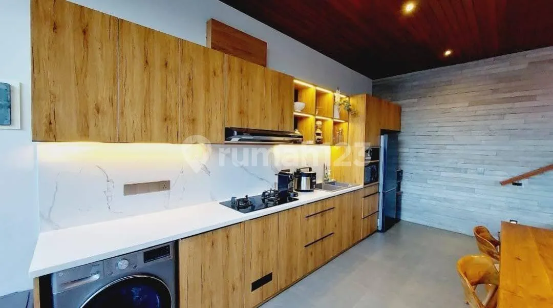 Villa Baru Mewah Lengkap Lokasi Strategis di Seminyak - Image 1 of 4