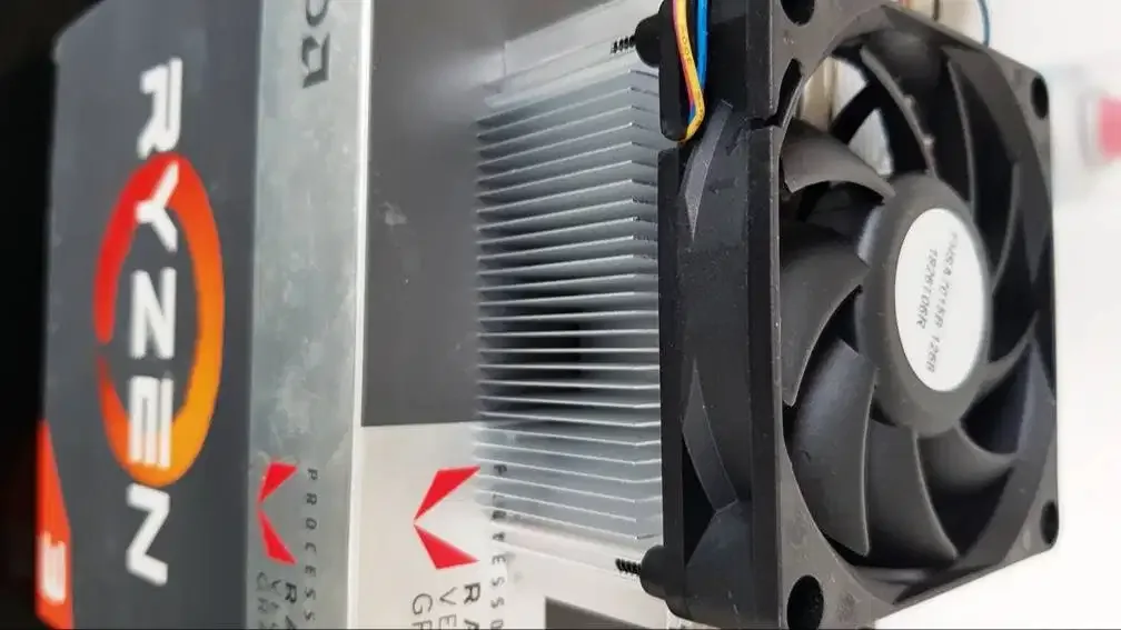 PROSESOR AMD RYZEN 3 FULL SET - Image 8 of 10