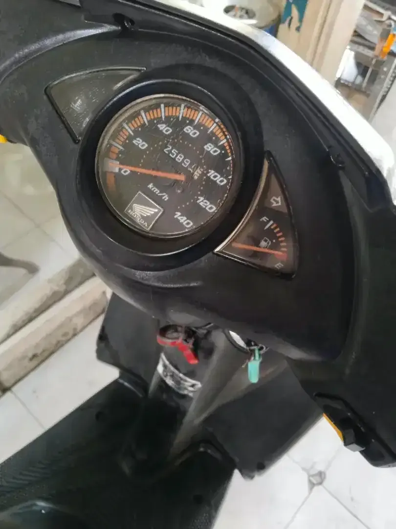 HONDA VARIO CW TAHUN 2011 PAJAK HIDUP SURAT LENGKAP BALI DHARMA MOTOR - Image 7 of 7