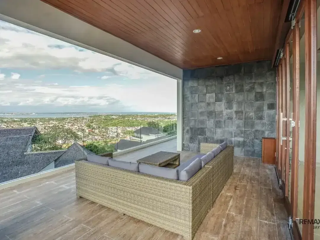Villa 4 Bedroom For Sale, at Jimbaran with Panoramic Ocean & Mountain Views - Image 2 of 10
