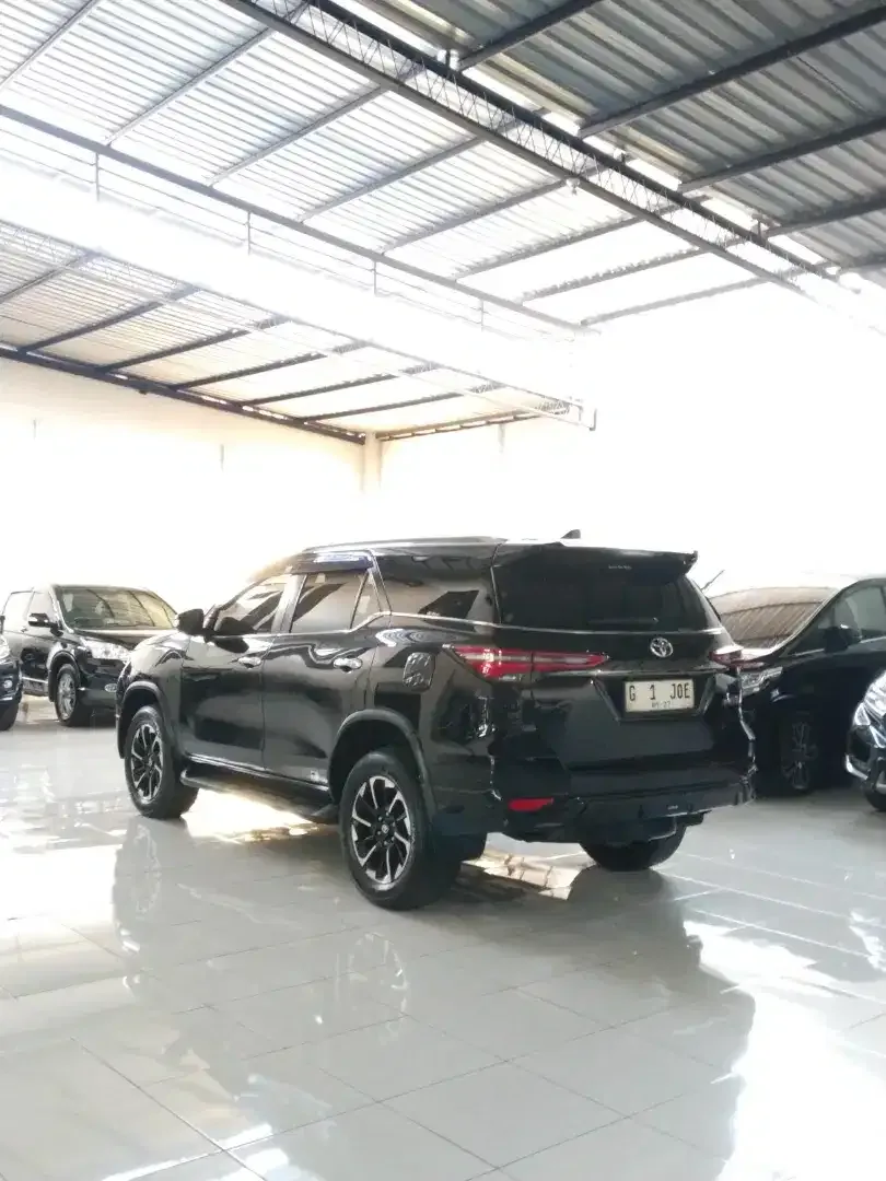 FORTUNER VRZ GR SPORT 2.8 CC TERIMA ATAS NAMA - Image 3 of 9
