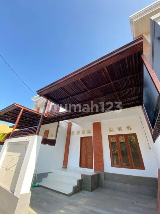 Rumah Baru Gress 2 Lantai Siap Huni Berlokasi Strategis - Image 1 of 4