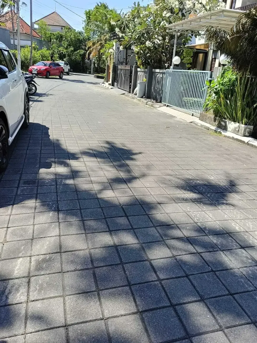 DI JUAL RUMAH SIAP HUNI SEMI FURNISHE NYAMAN TERAWAT DI JIMBARAN BALI - Image 8 of 10