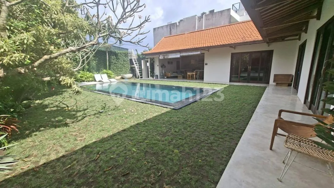 3 br Villa In Berawa To Rent Yearly Big Garden - Image 4 of 4