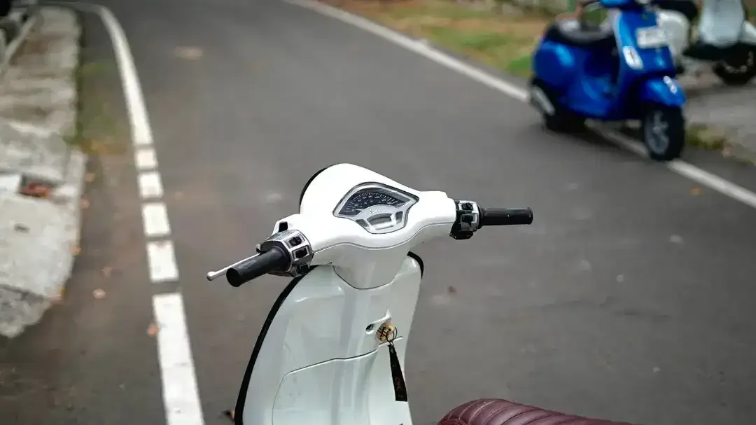 VESPA PRIMAVERA 150 3V 2015 PUTIH - TERMURAH - Image 2 of 7