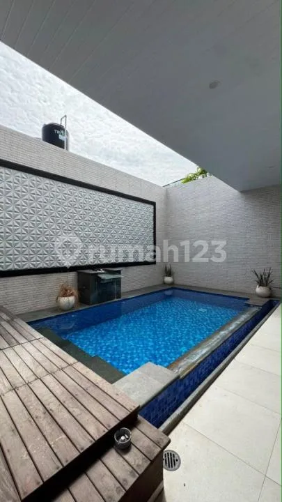 Spacious Modern & Bright Villa In Sanur Closed To Amenities - Image 3 of 4