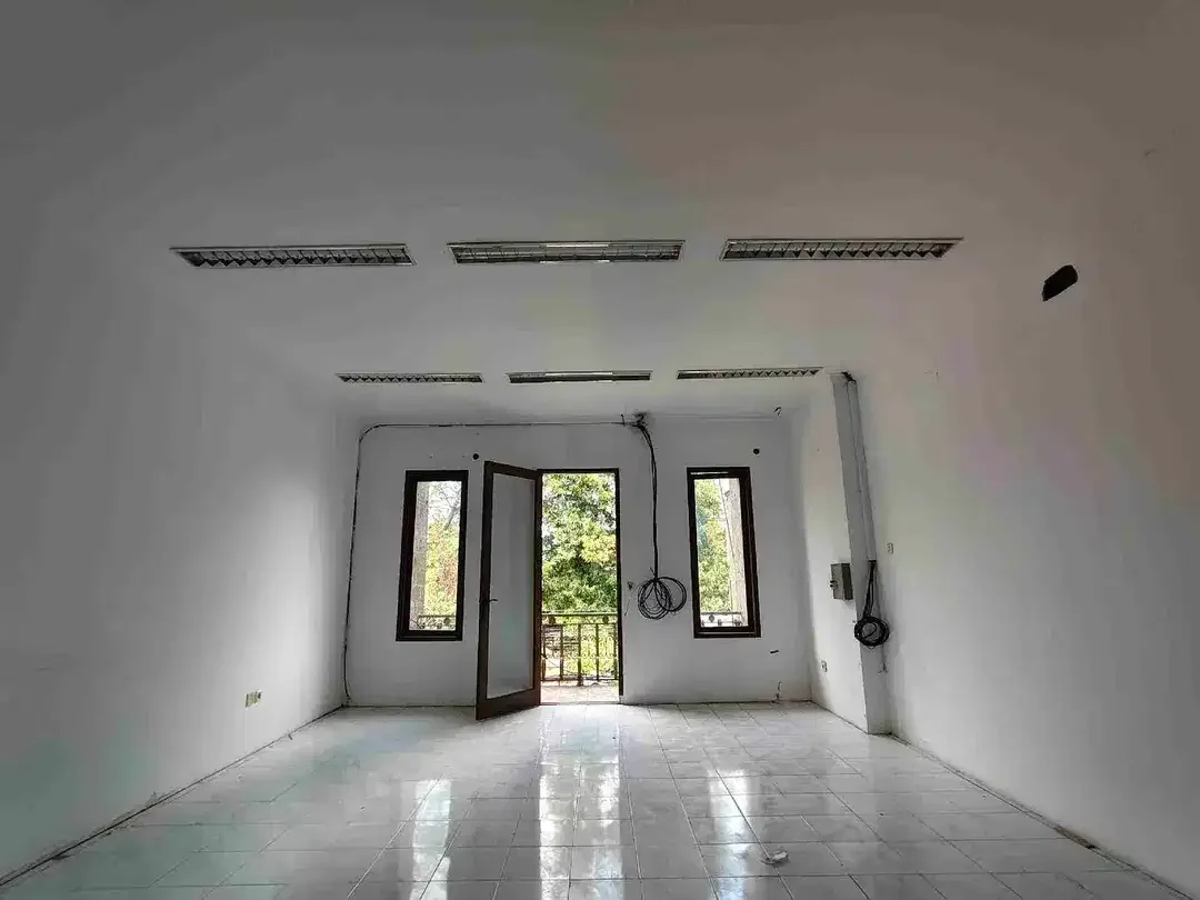 Ruko 3 lantai lokasi premium Cok Agung Tresna Renon Denpasar Bali - Image 10 of 10
