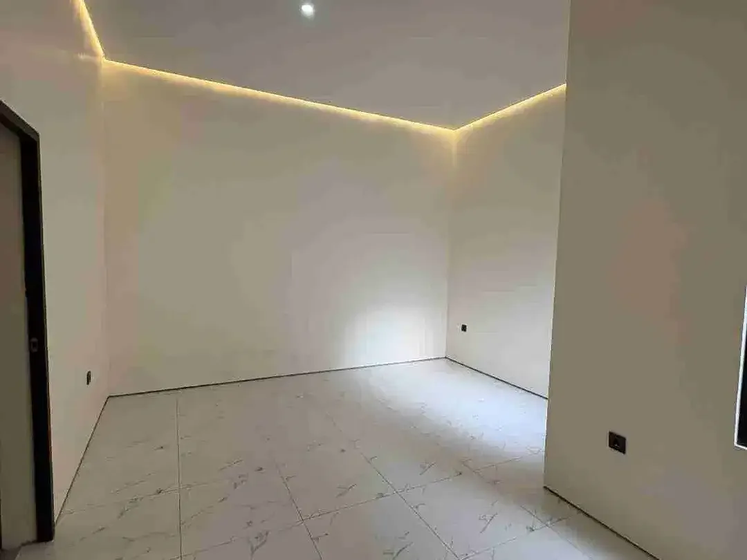 DIJUAL RUMAH 2 LANTAI MUMBUL PERMAI - Image 5 of 8