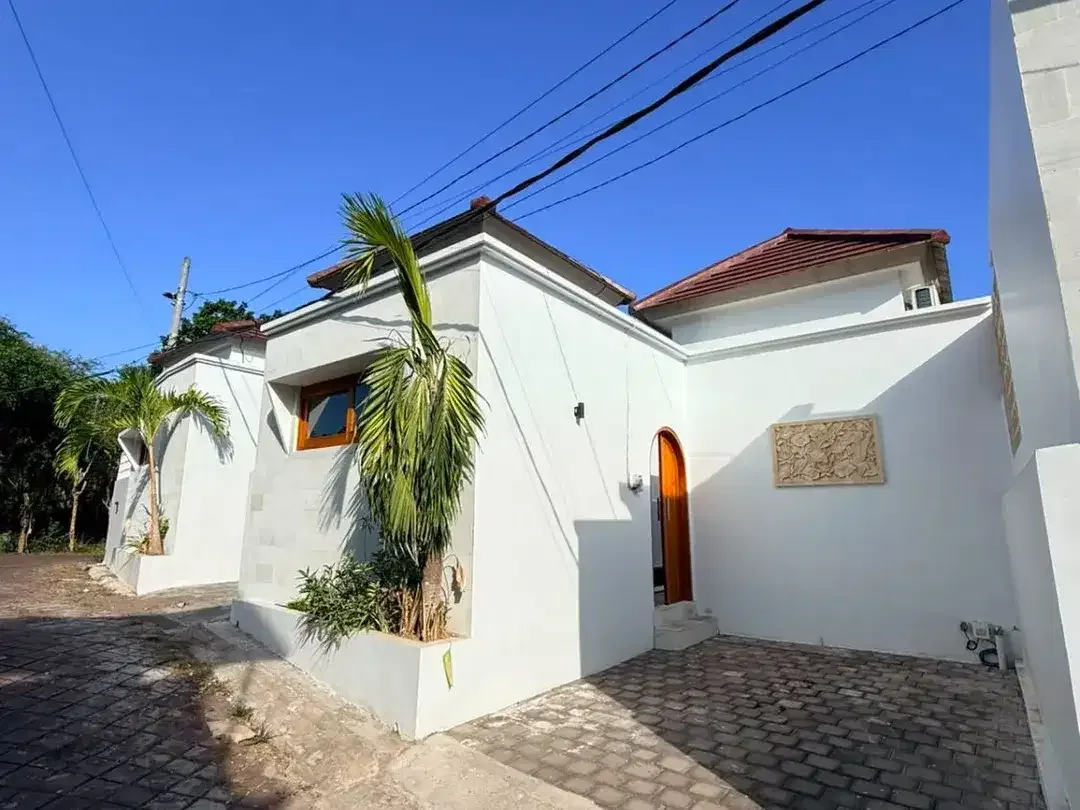 Villa 2 Kamar Tidur Private Pool Harga 2 Miliar di Mumbul Nusa Dua Bali - Image 1 of 8