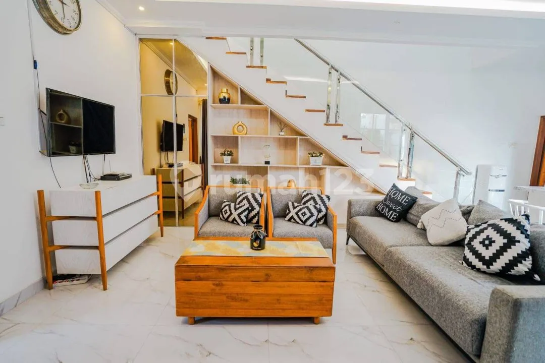 Villa Cantik Fullyfurnished Siap Huni di Puri Gading - Image 4 of 4