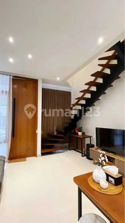 Modern 2-Storey House For Rent In Central Denpasar - Image 3 of 4