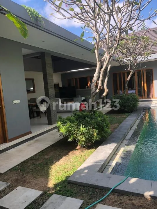 Villa 3 Bedroom Luas & Strategis Disewakan, di Area Umalas - Image 2 of 4