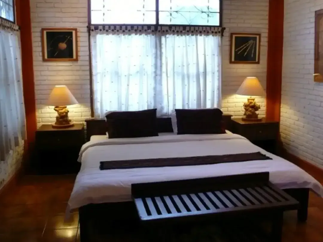 Traditional Balinese Villa and Bungalows for sale in Denpasar, Bali - Image 3 of 10