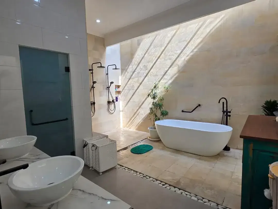 LUXURY MODERN VILLA IN BATUR SARI SANUR FOR SALE - Image 8 of 10