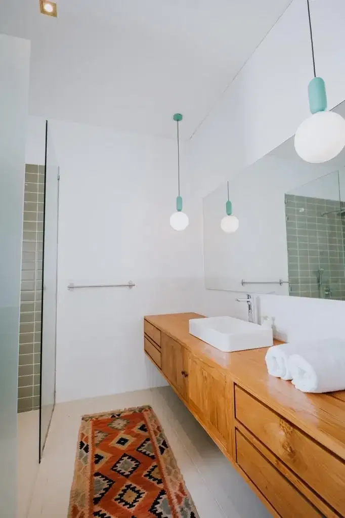 Dijual villa lantai 2 lingkungan nyaman lokasi bidadari seminyak - Image 8 of 10