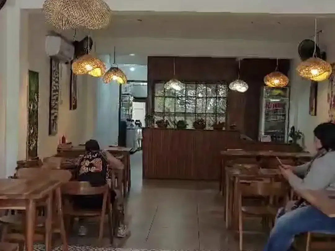 Ruko Area Hotel dengan Walking Traffic Tinggi Disewakan di Legian - Image 3 of 5
