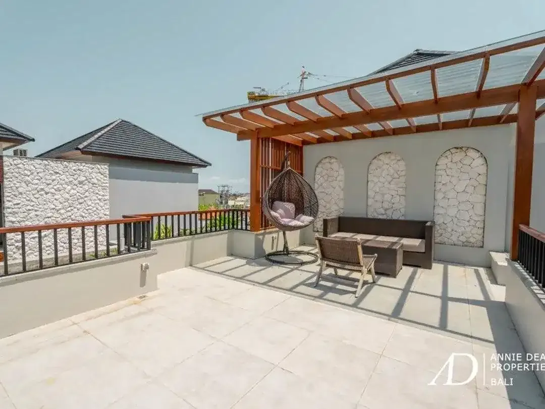 FREEHOLD 2 BEDROOM VILLA SET WITHIN GATED COMMUNITY IN CANGGU - Image 3 of 9
