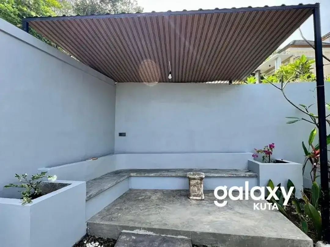 RUMAH DENGAN HALAMAN FULL FURNISHED DI PERUM BERANDA KUTUH BADUNG - Image 3 of 10