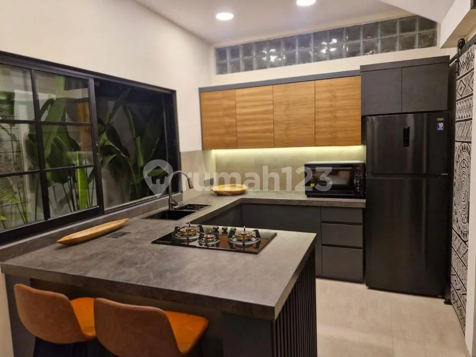 Modern Luxury 3 Bedroom With Big Garden Villa In Sekuta Sanur West Side For Yearly Rental & Leasehold Until 2048 - Image 3 of 4