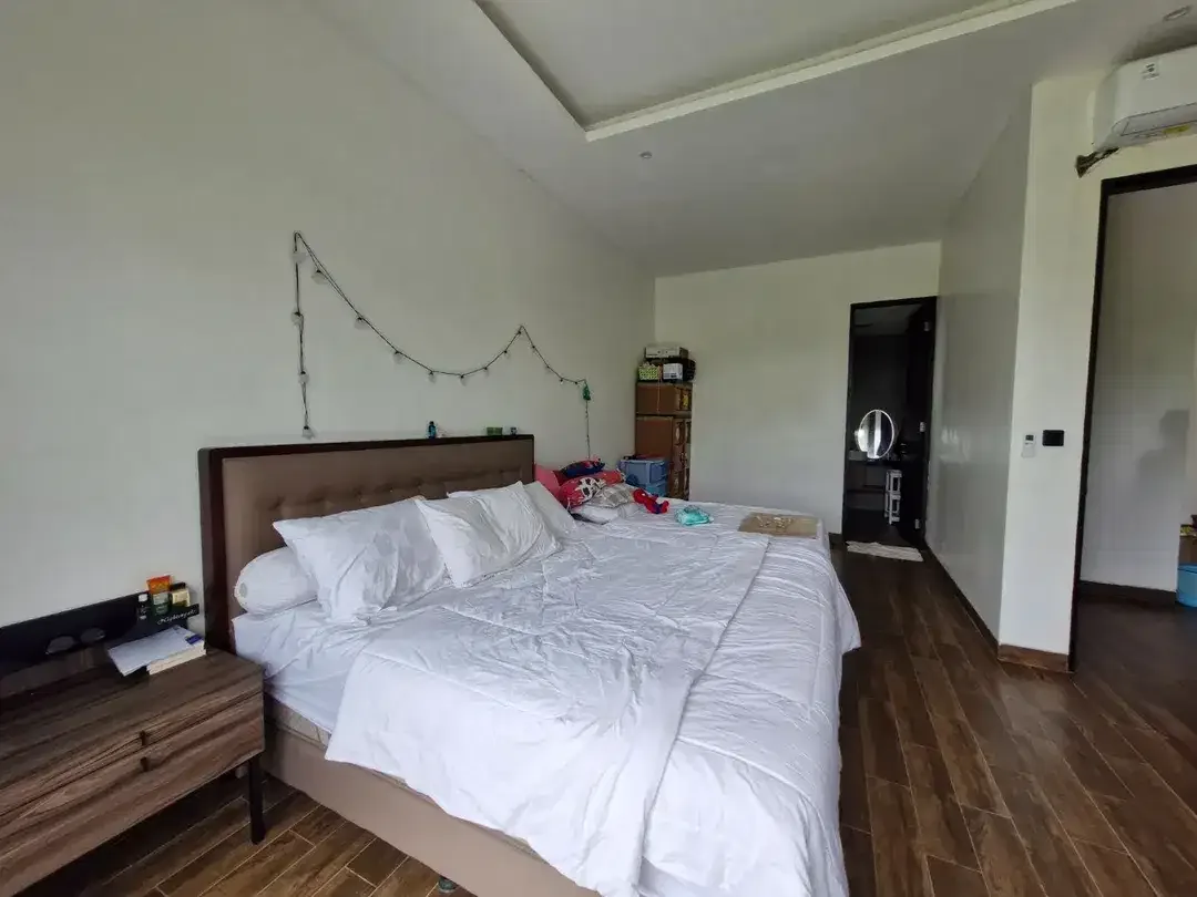 Rumah Modern dalam kompleks dengan view rooftop di Canggu - Image 10 of 10
