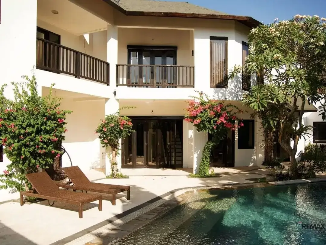 6 Bedrooms Villa For Leasehold 12 Years at Canggu,  Jalan Kaki Echo Beach - Image 9 of 9