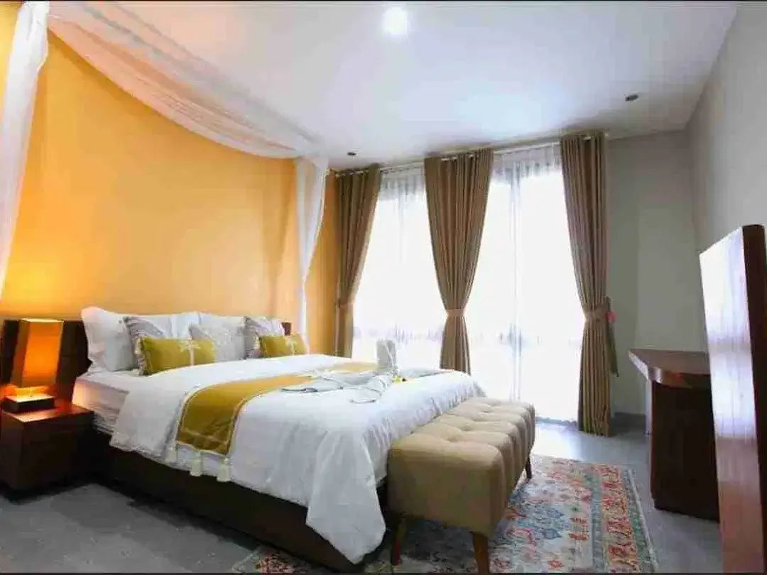 Premium location seminyak luxury villa 8 bedroom Fully furnished 3 are SHM - Image 2 of 10