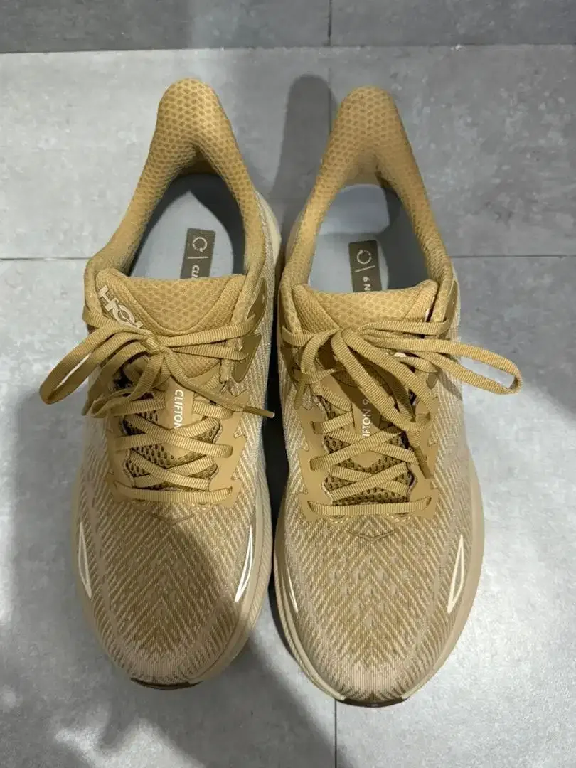 Sepatu lari HOKA size 44,5 - Image 2 of 5