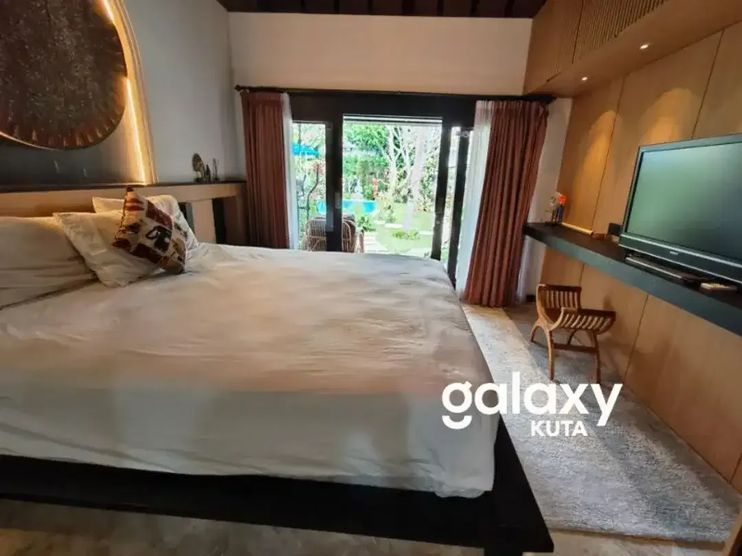 DIJUAL VILLA SPACIOUS GARDEN WITH 5 BEDROOM IN UMALAS KEROBOKAN BADUNG - Image 7 of 10