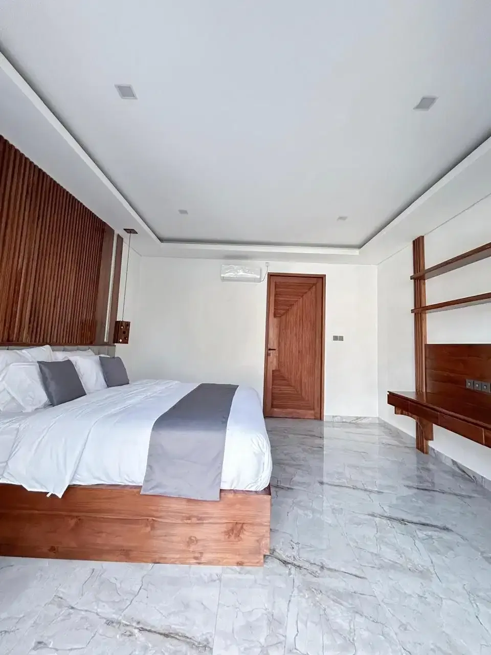 Villa Mewah 3 Lantai Full Furnished di Nusa Dua Bali - Image 9 of 10