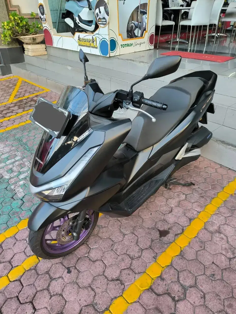 PCX 160 Roadsync ABS (di bawah 2.100 km) - Image 2 of 7
