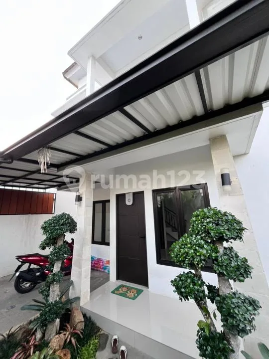Rumah 2 Lantai Lingkungan Nyaman di Mumbul Nusa Dua Dekat Tol - Image 3 of 4