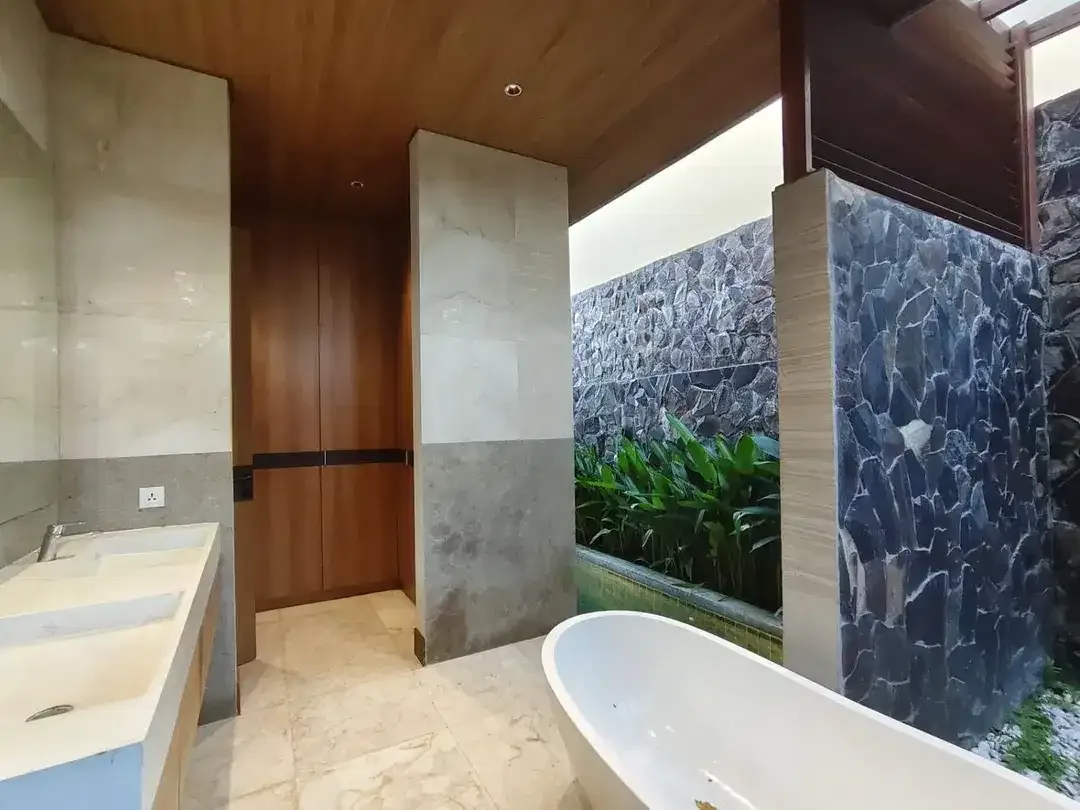 For Sale Rare Ocean View Villa in Central Sanur - Image 7 of 10