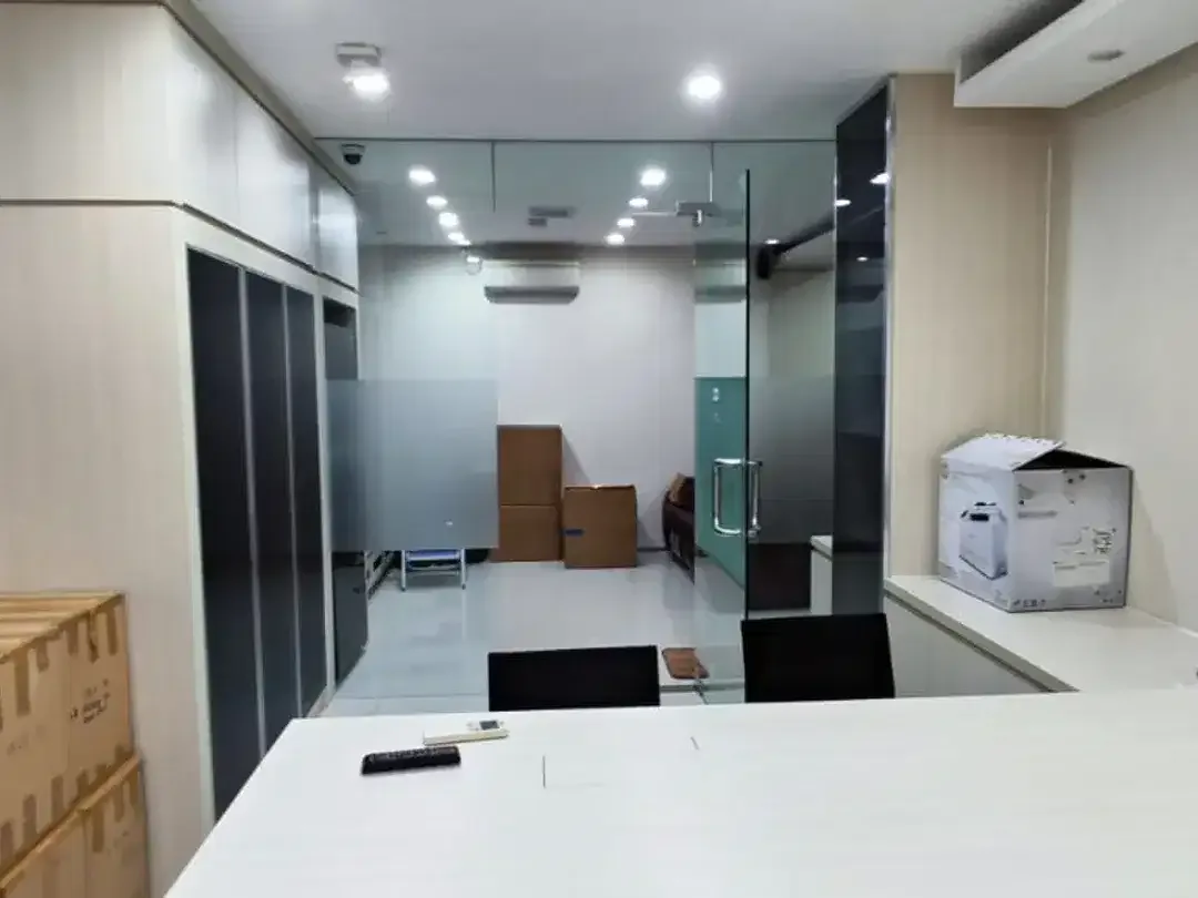 Ruko Strategis dan Fully Furnished di Jalan Utama Imam Bonjol Denpasar - Image 4 of 10