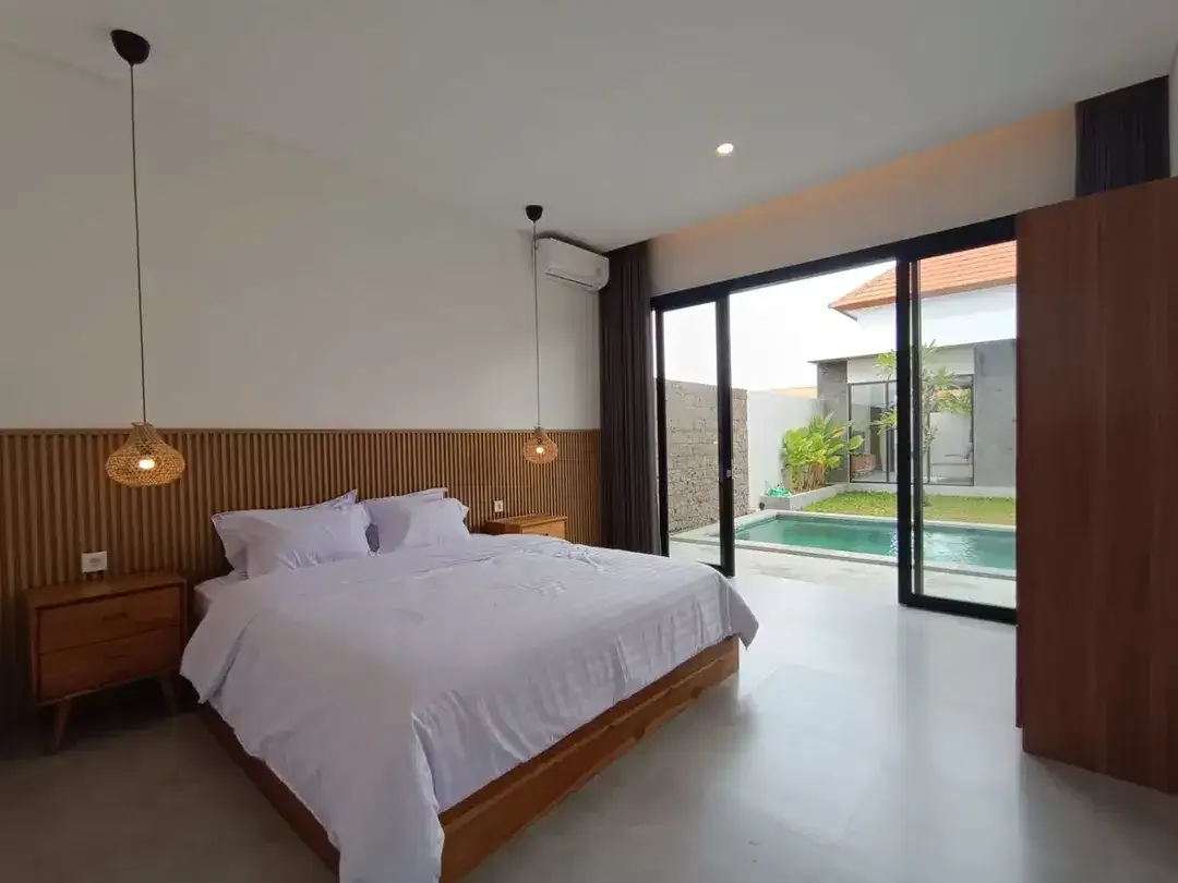 Disewakan Villa Eksklusif di Sanur dengan Kolam Renang Besar, Fully Furnished, dan Akses Mudah ke Pantai - Image 5 of 10