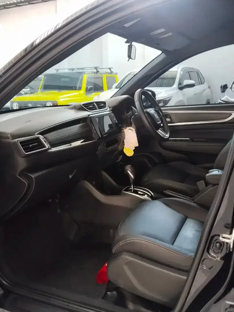 HONDA BR-V PRESTIGE ASLI BALI KM 20 RB SEPERTI BARU - Image 8 of 10